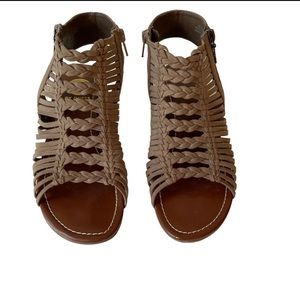 Women’s Size 7 G By Guess Brown Sandals